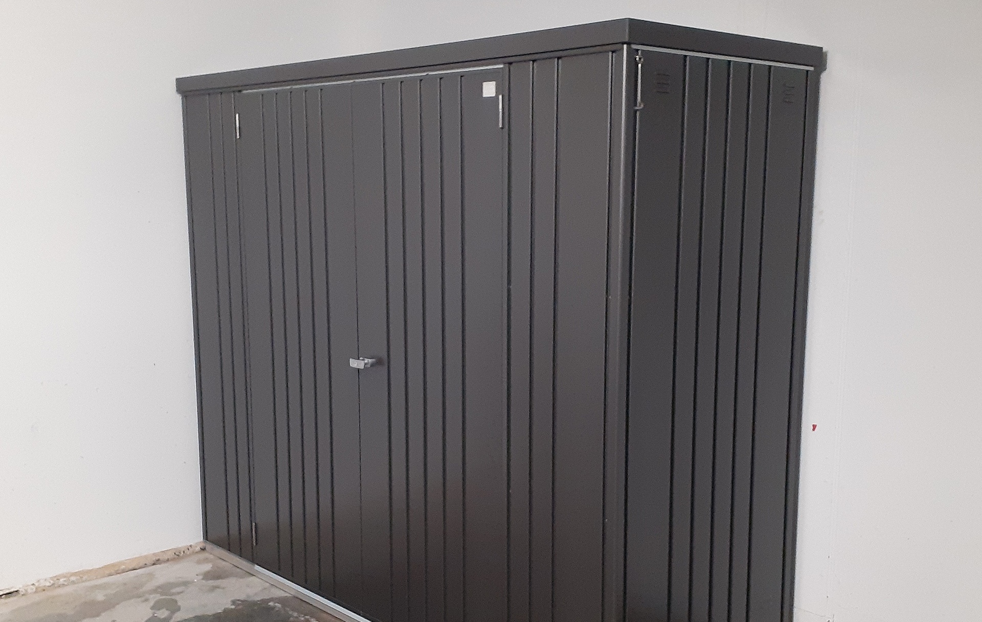 Biohort Equipment Locker 230 in metallic dark grey | Supplied & Fitted by Owen Chubb in Galway   | Tel 087-2306 128