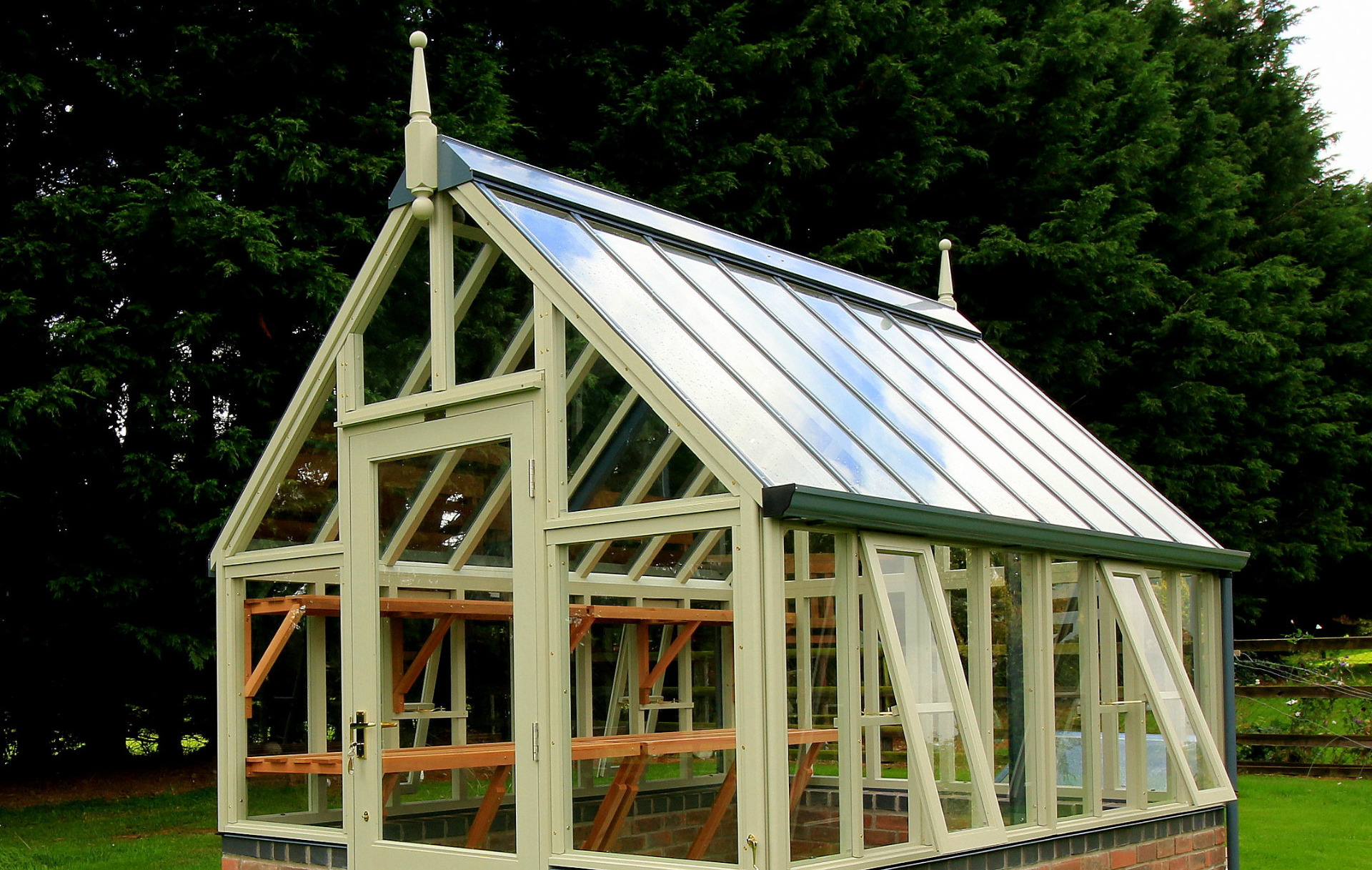RHS Hyde Hall on dwarf wall - premium quality Victorian greenhouses