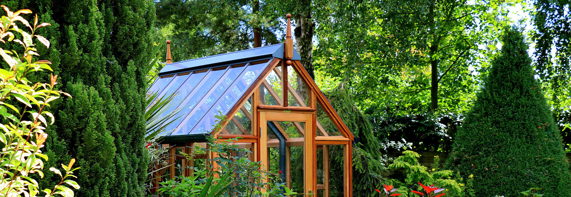 RHS Rosemoor Greenhouse - superior cedar greenhouses Ireland