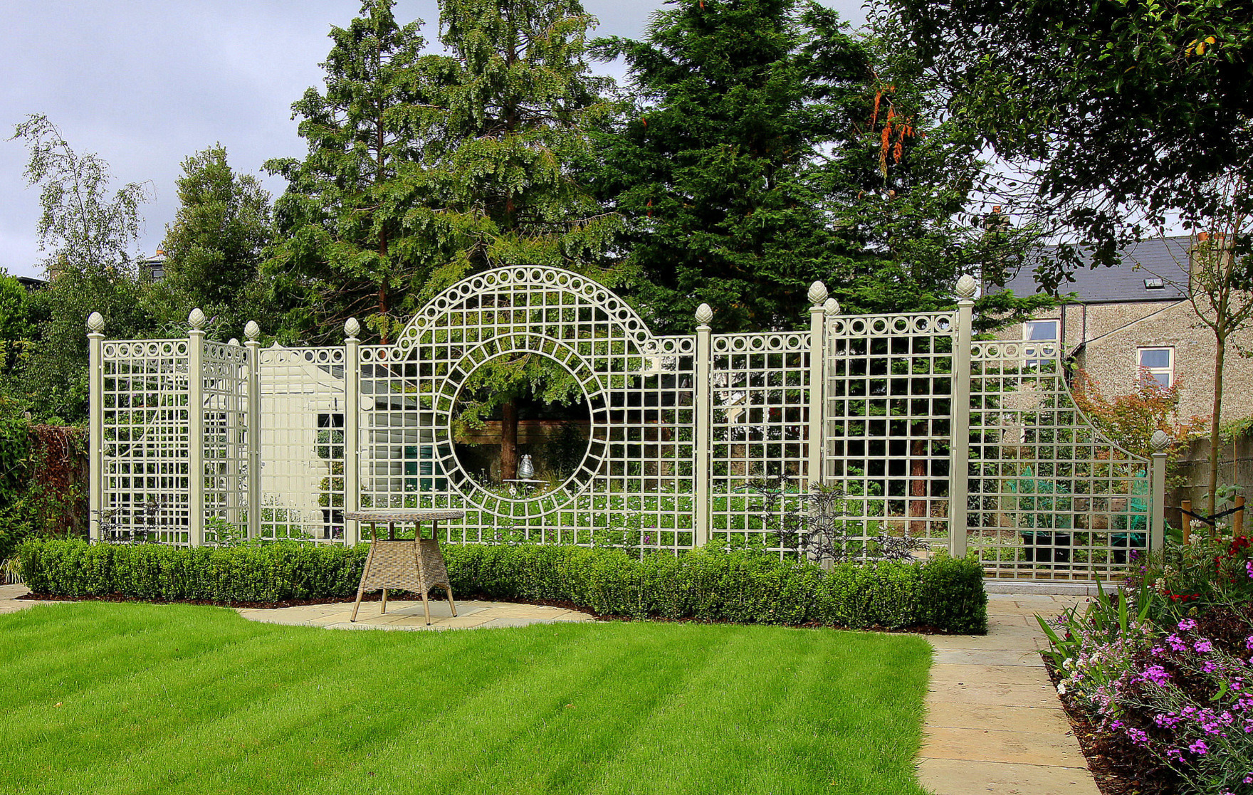 Classic Garden Elements Ireland - freestanding steel trellis screens