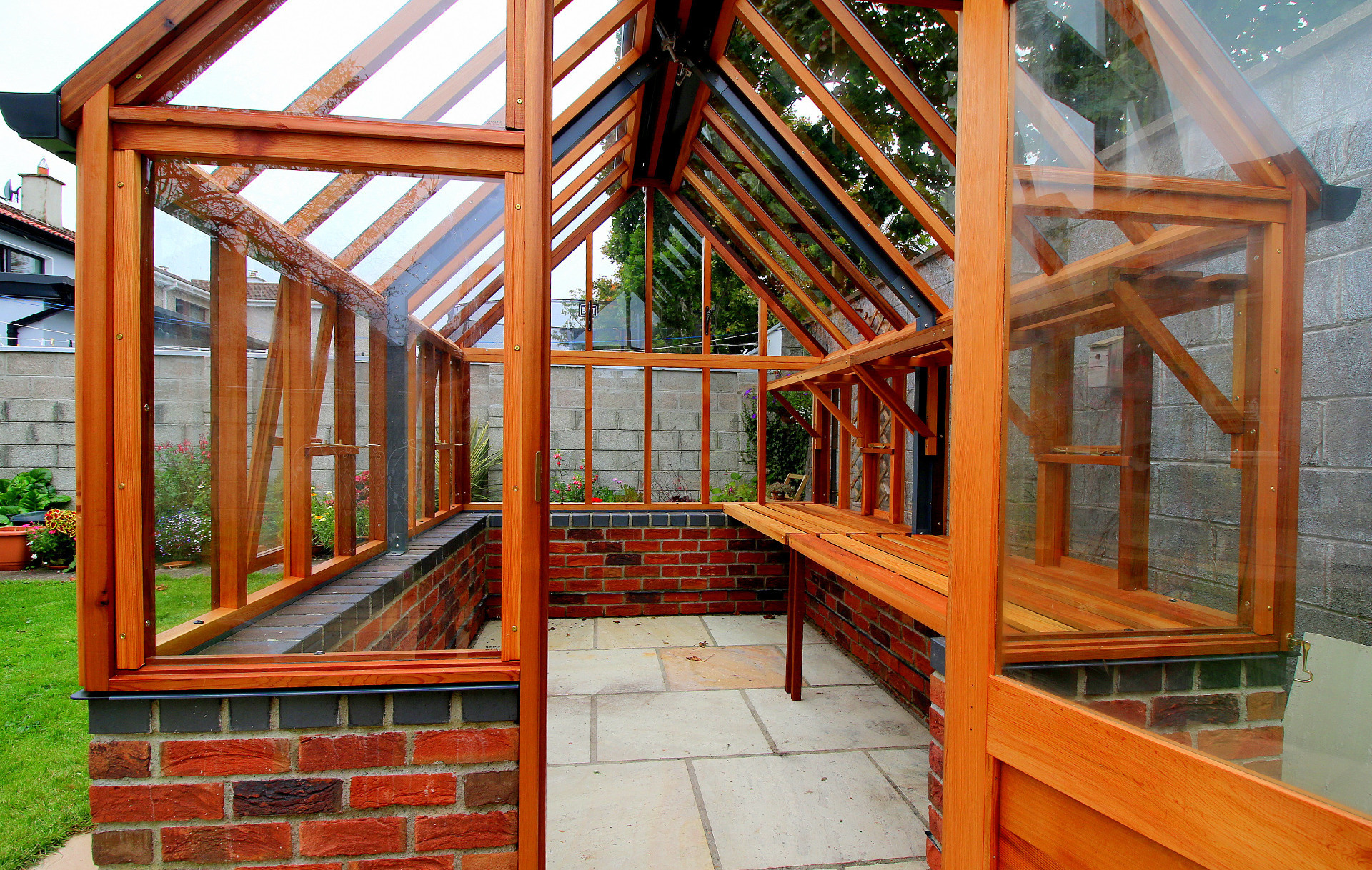 The only timber Greenhouses endorsed by the Royal Horticultural Society (RHS)