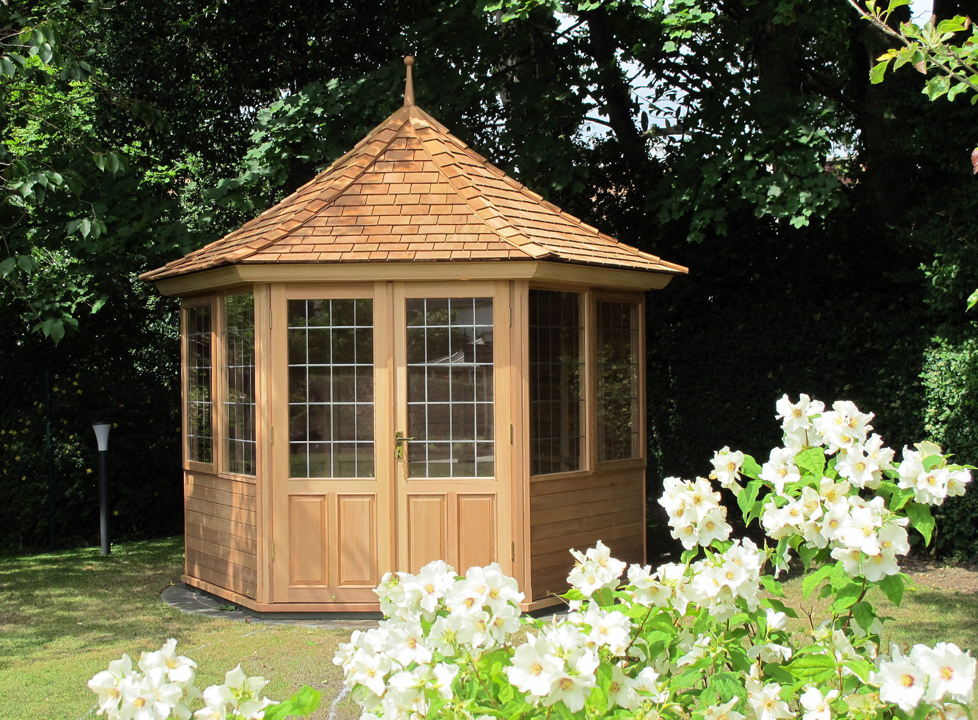 Cedar Garden Summerhouse installation | Blackrock, Co Dublin | Owen Chubb