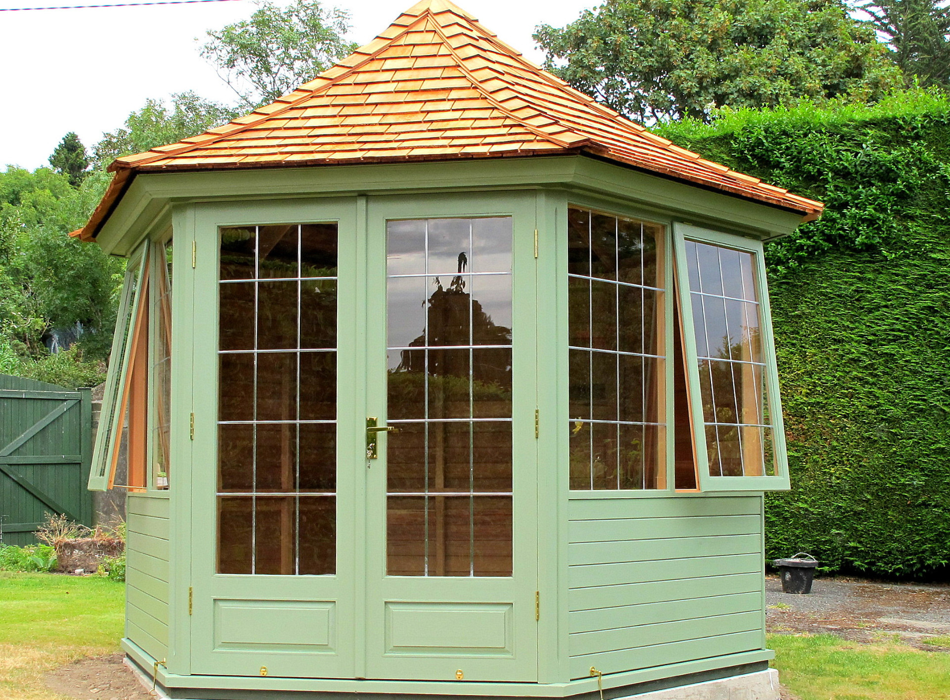 Cedar Garden Summerhouse installation | Burnaby, Greystones | Owen Chubb