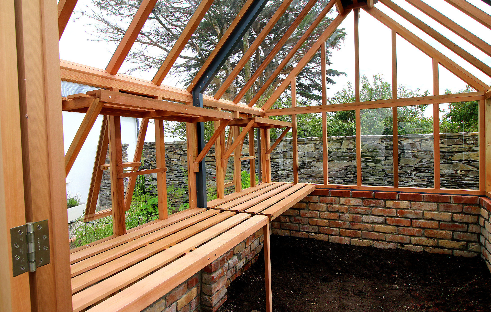 The only timber Greenhouses endorsed by the Royal Horticultural Society (RHS)