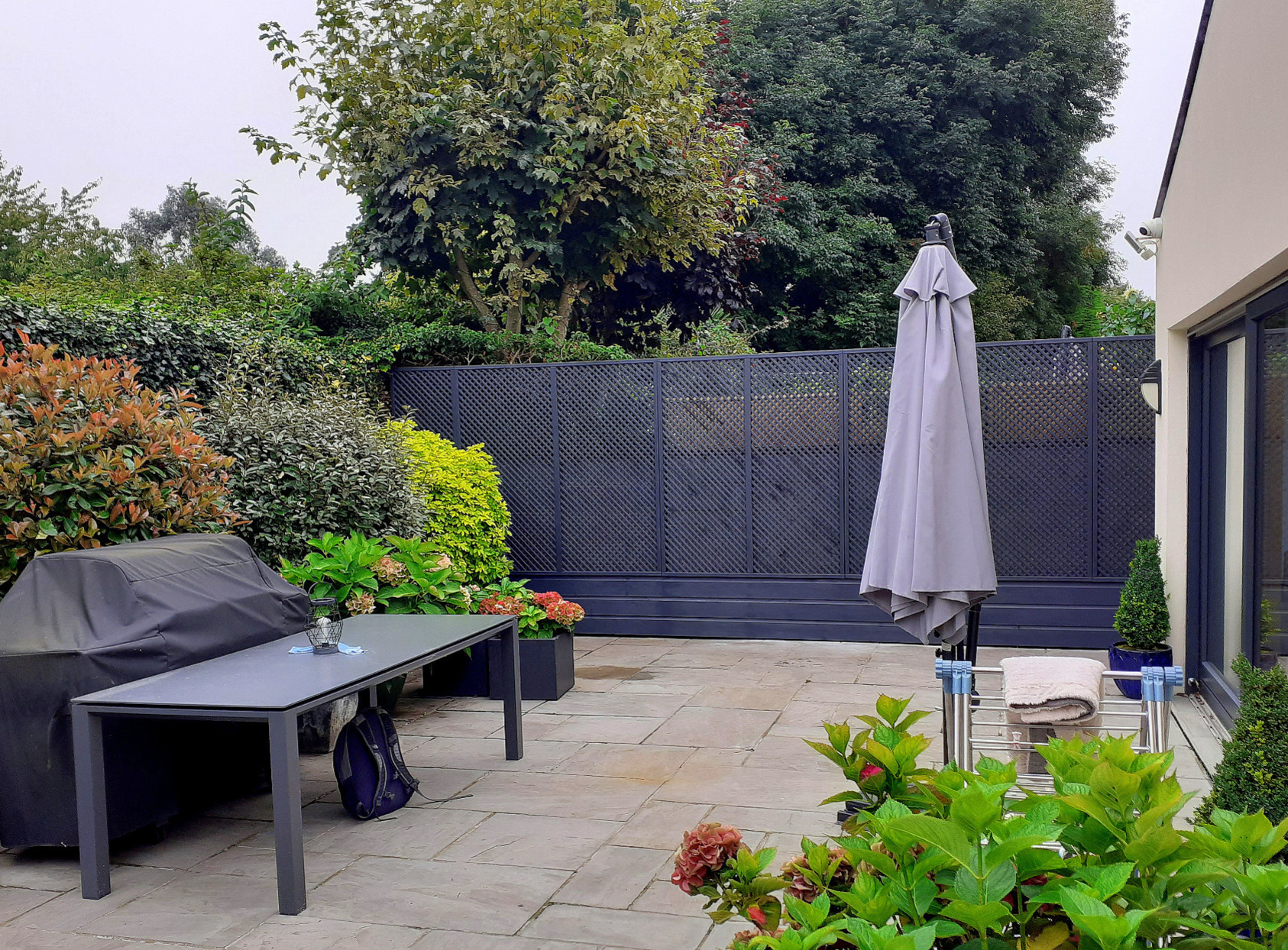 Custom made Garden Fencing - design & installation by Owen Chubb Garden Landscapes Limited