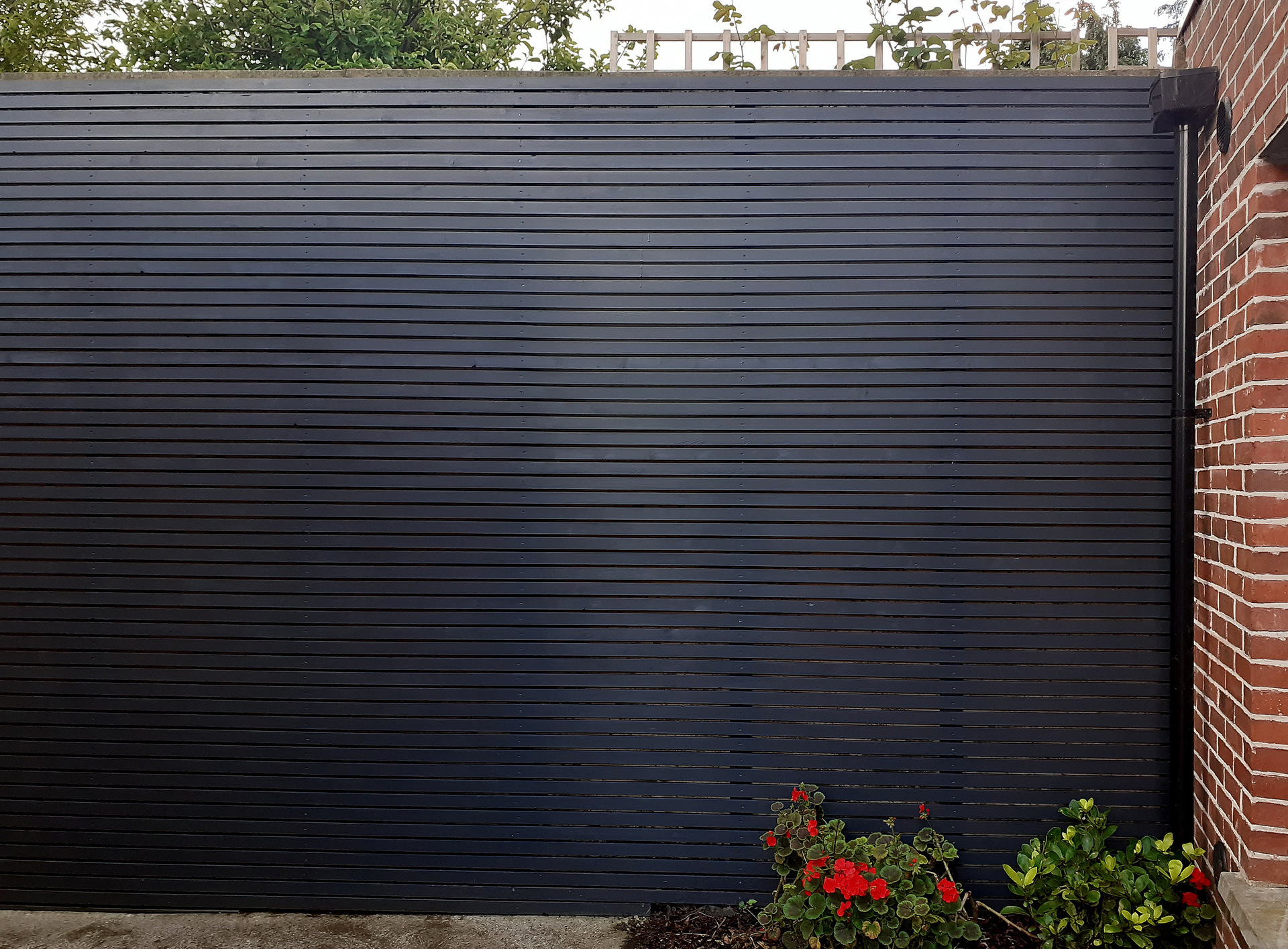 Horizontal Slat Fence Design & Installation | Slatted Fence Blackrock, Co Dublin | Contemporary Horizontal Slat Fencing | Custom made = Better made