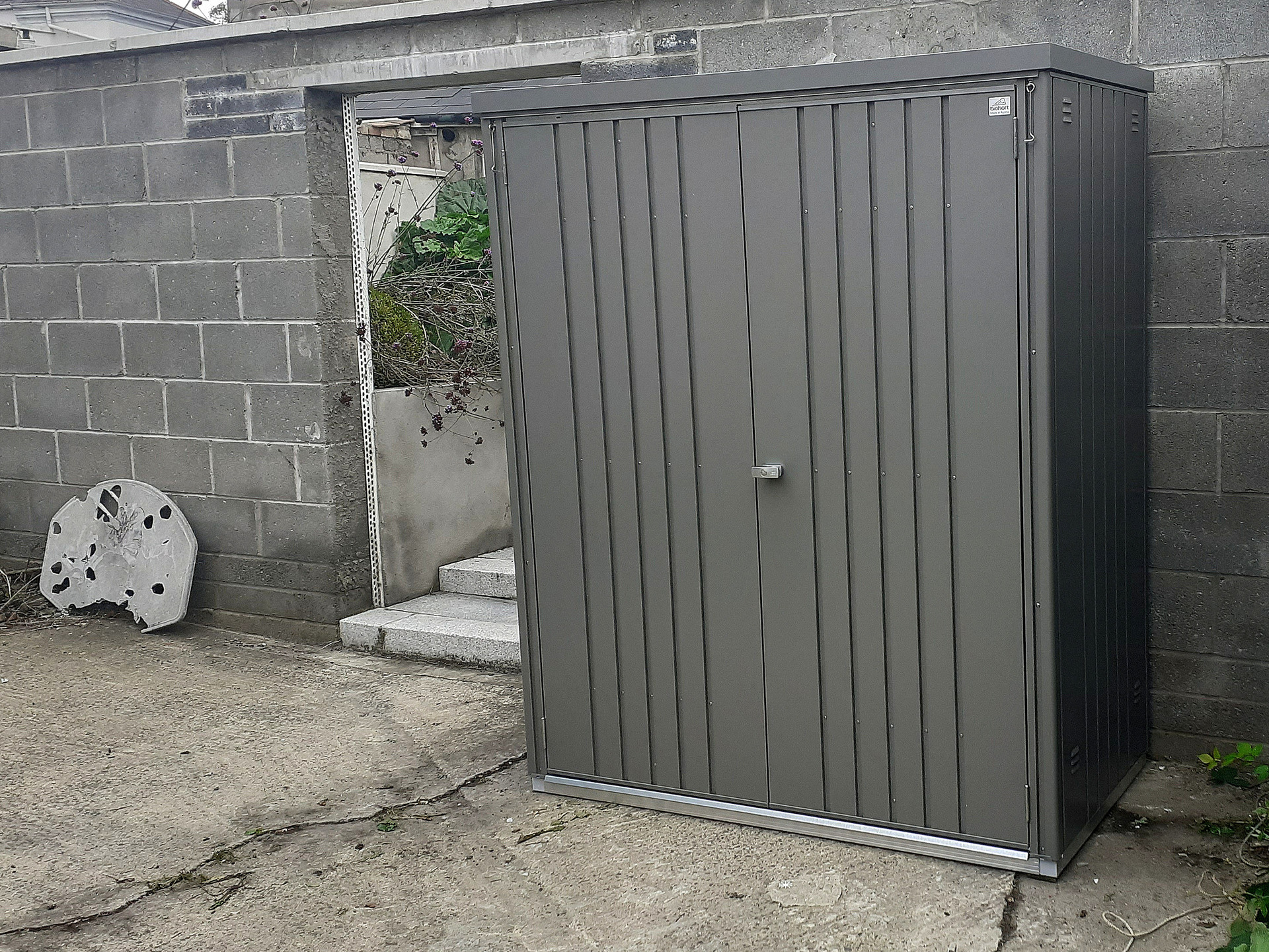The superb quality and style of the Biohort Equipment Locker 150 in metallic quartz grey  with optional accessories including aluminium floor frame  | supplied + installed in Drumcondra, Dublin 9 by Owen Chubb Landscapers. Tel 087-2306 128.