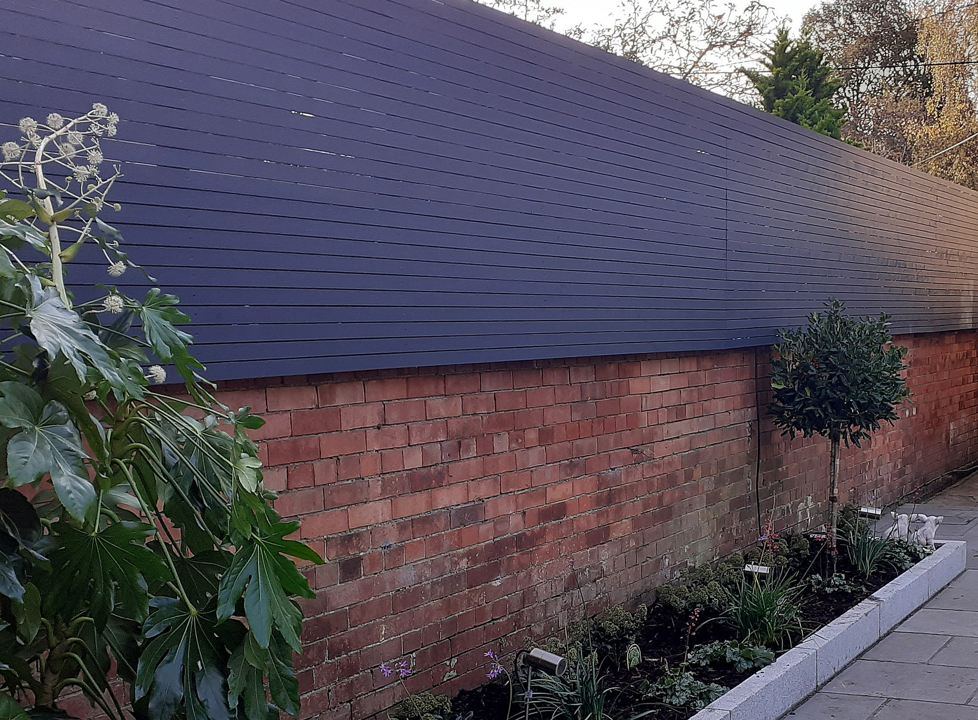 Horizontal Slat Fencing in Rathgar, Dublin 6. We have extensive experience in design & installation of custom made solutions, tailored to meet the specific requirements of each customer.  We belive custom made = Better made.