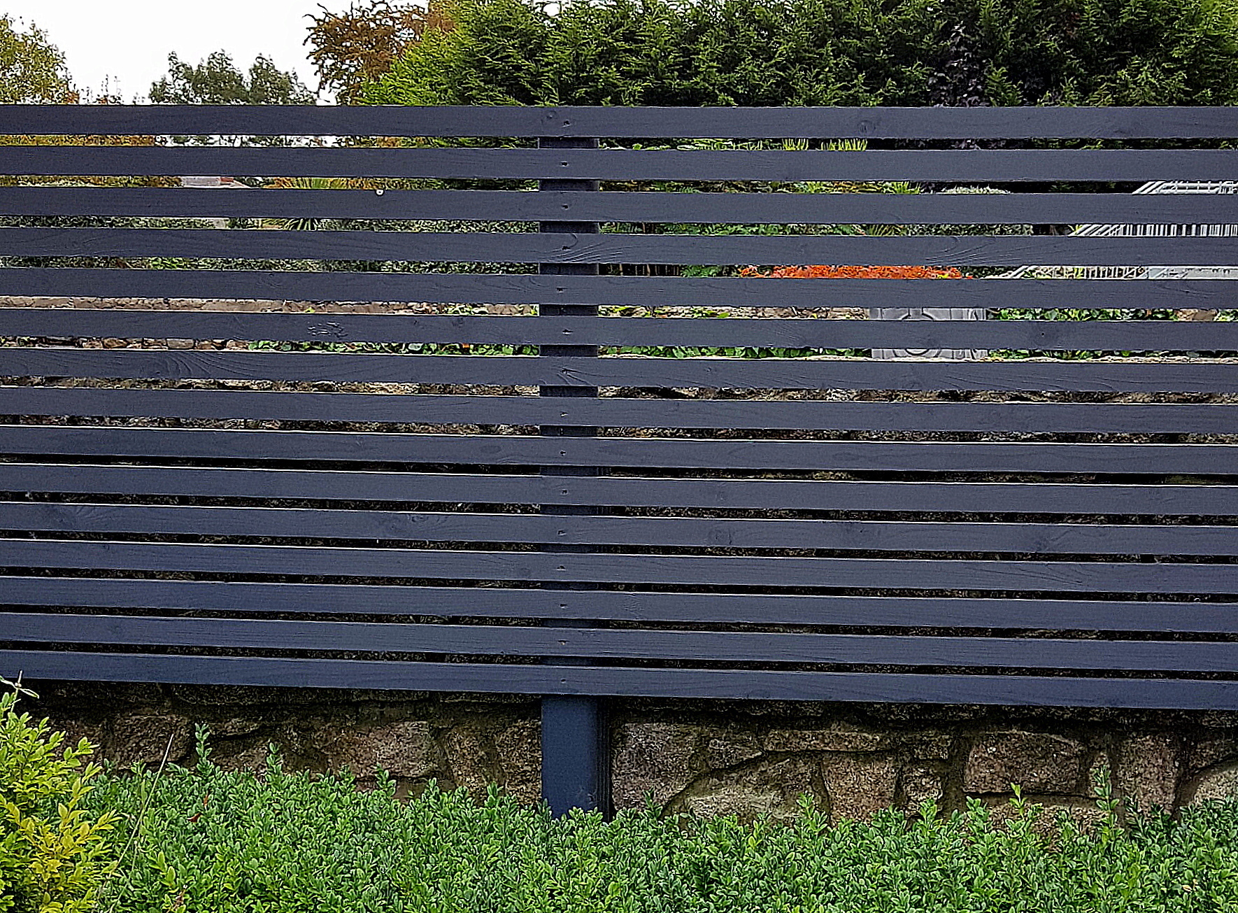 Bespoke horizontal timber slatted fencing & screening in Donnybrook, Dublin 4 | Design & Installation services | Tel 087-2306 128