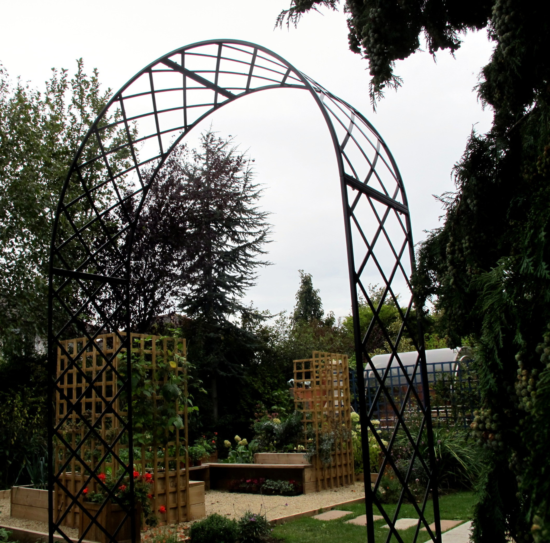 Bagatelle Steel Rose arches, powder coated galvanized steel. Supply + Installation services from Owen Chubb Garden Landscapers. Tel 087-2306128.